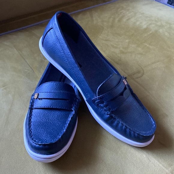 tommy hilfiger blue loafers
